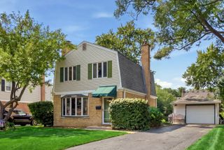 718 S Chestnut Avenue, Arlington Heights, IL 60005