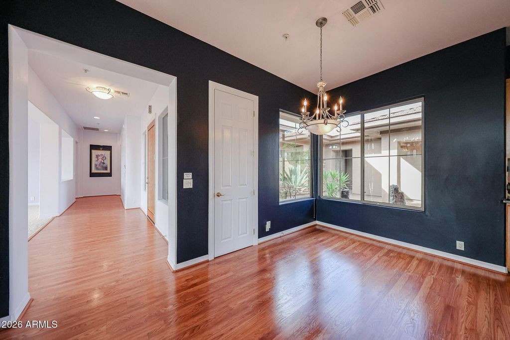 Image 11 of property listing at 7251 E BRISA Drive, Scottsdale, AZ 85266