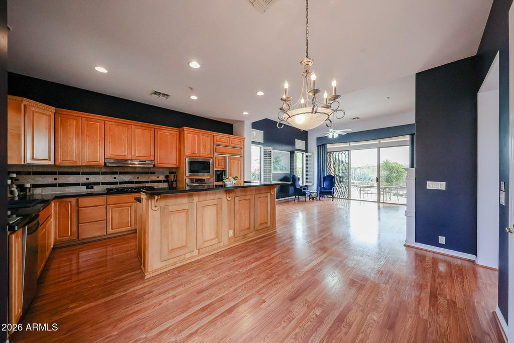 Image 13 of property listing at 7251 E BRISA Drive, Scottsdale, AZ 85266