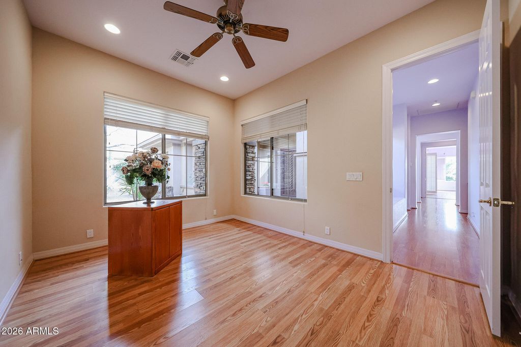 Image 32 of property listing at 7251 E BRISA Drive, Scottsdale, AZ 85266