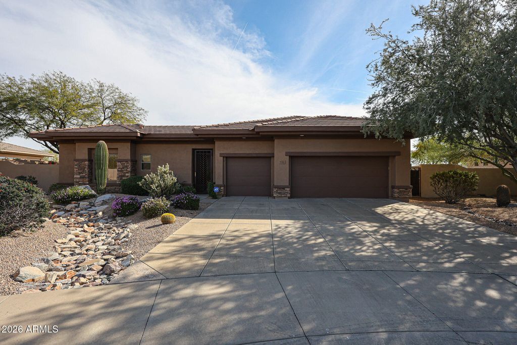 Image 5 of property listing at 7251 E BRISA Drive, Scottsdale, AZ 85266