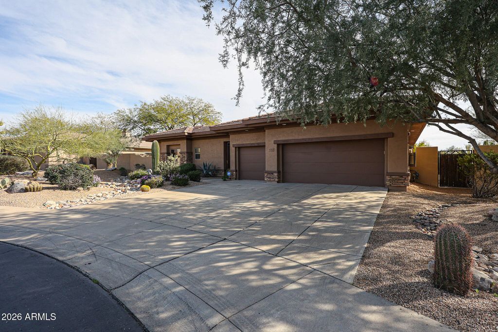 Image 6 of property listing at 7251 E BRISA Drive, Scottsdale, AZ 85266