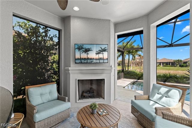 8677 Dilillo CT, Naples, FL 34119