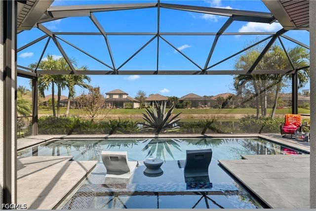 8677 Dilillo CT, Naples, FL 34119