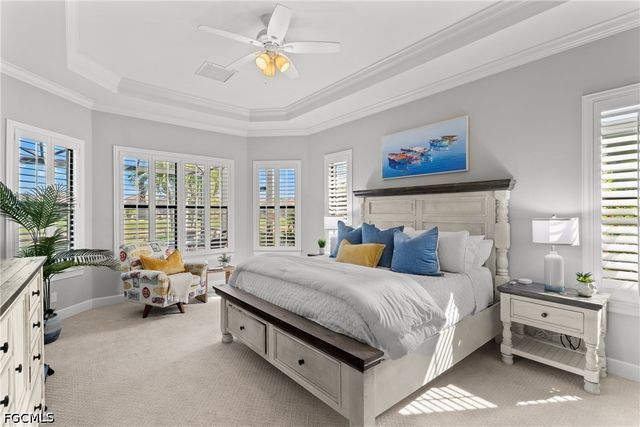 8677 Dilillo CT, Naples, FL 34119