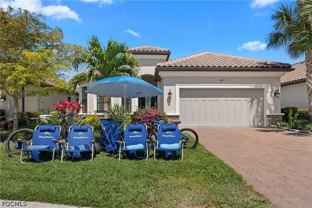 8677 Dilillo CT, Naples, FL 34119