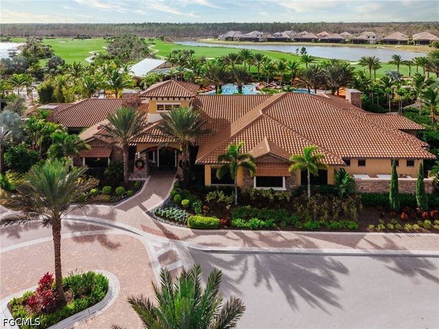 8677 Dilillo CT, Naples, FL 34119
