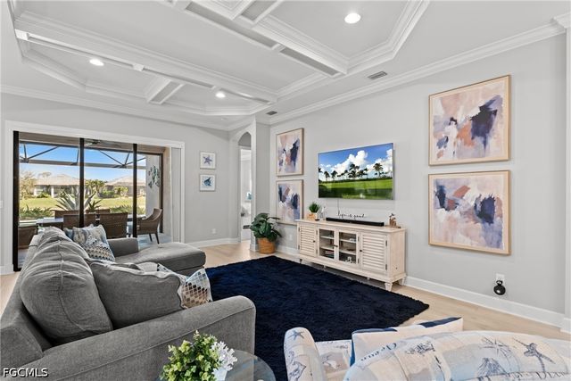 8677 Dilillo CT, Naples, FL 34119