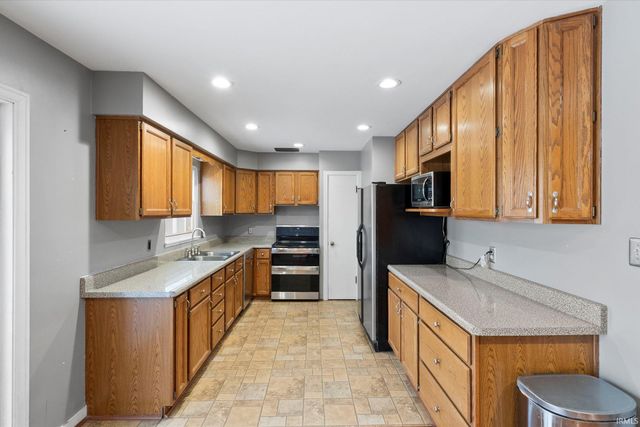 3708 Kirkwood Drive, Fort Wayne, IN 46805