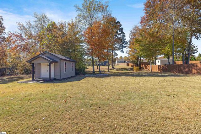 10 Meadowgold Lane, Greer, SC 29651