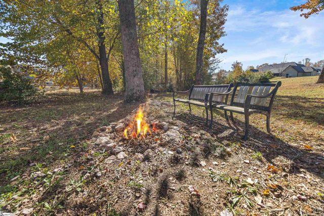 10 Meadowgold Lane, Greer, SC 29651