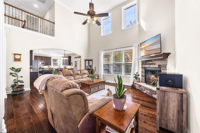 10 Meadowgold Lane, Greer, SC 29651