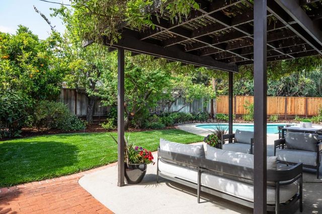 124 Jardin Drive, Los Altos, CA 94022