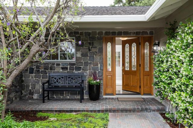 124 Jardin Drive, Los Altos, CA 94022