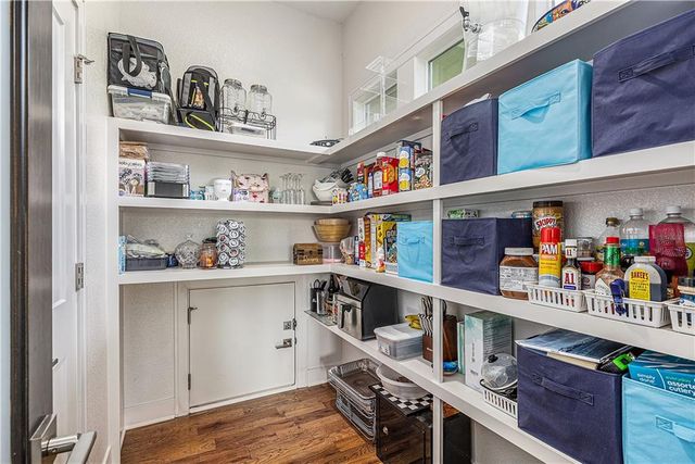 9561 Wild Rose Lane, Lenexa, KS 66227