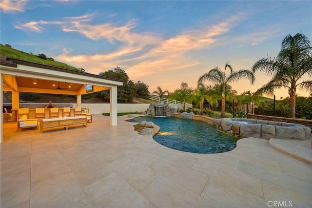 45090 Via Tornado, Temecula, CA 92590