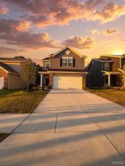 157 Day Lily Lane, Wentzville, MO 63385