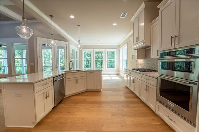 120 Fall Pippin Court, Clarkesville, GA 30523