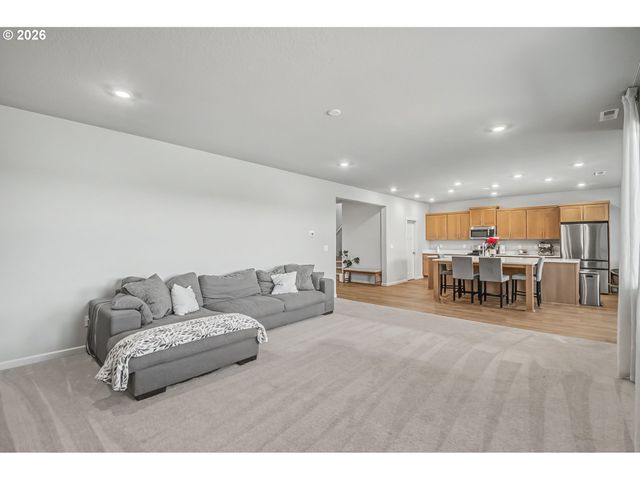 31067 Nw TIMERIC Dr, North Plains, OR 97133