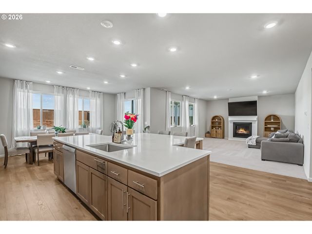 31067 Nw TIMERIC Dr, North Plains, OR 97133