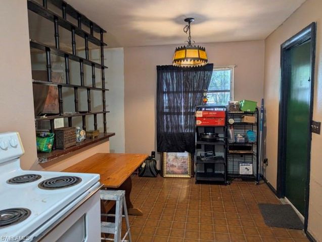 376 Kingston DR E, Fort Myers, FL 33905