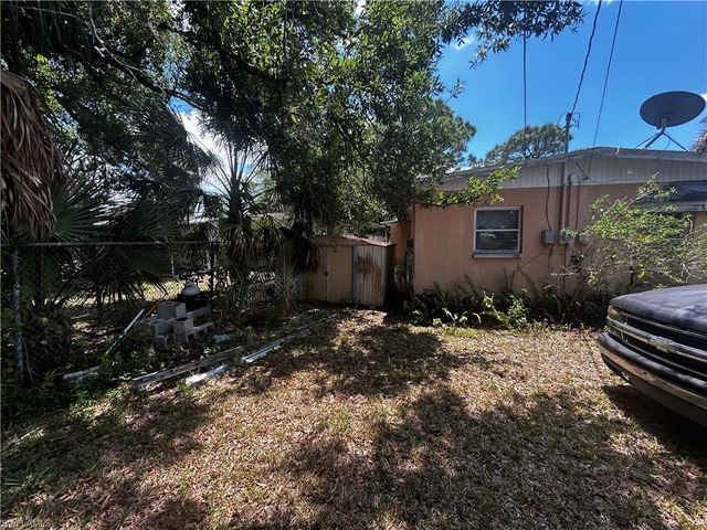 376 Kingston DR E, Fort Myers, FL 33905