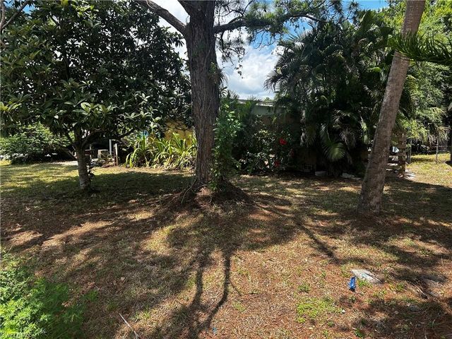376 Kingston DR E, Fort Myers, FL 33905