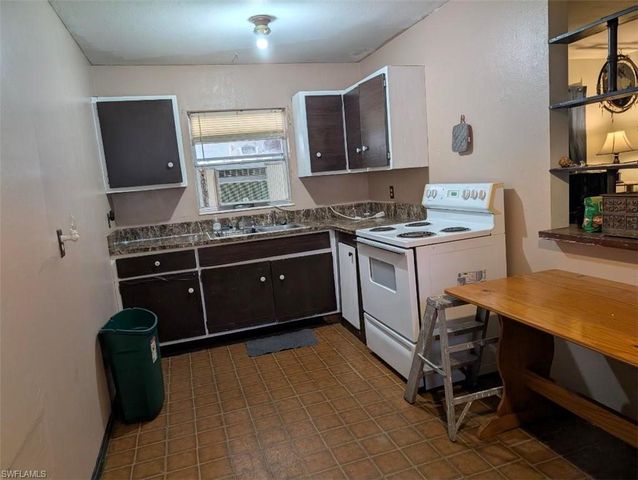376 Kingston DR E, Fort Myers, FL 33905
