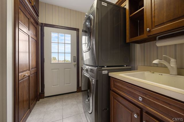 7603 Windsbury Circle, Pompey, NY 13104