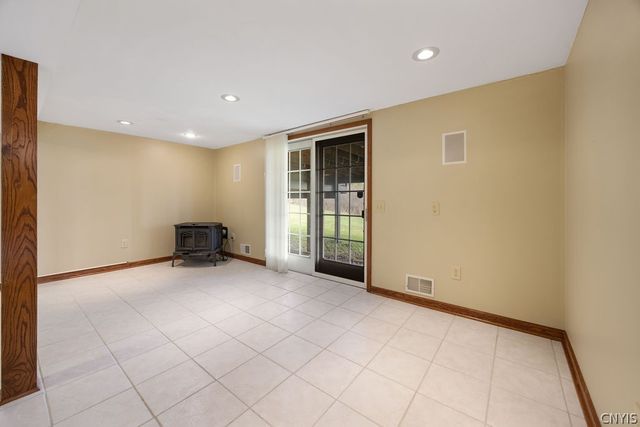 7603 Windsbury Circle, Pompey, NY 13104