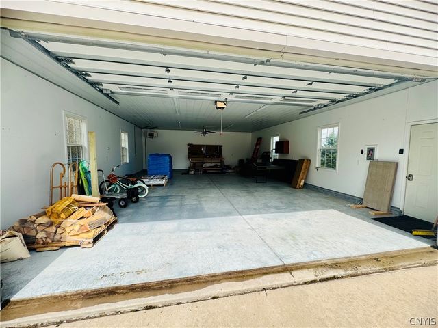 7603 Windsbury Circle, Pompey, NY 13104