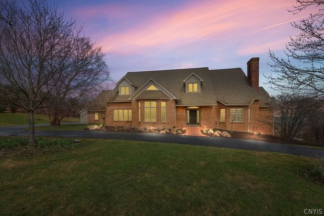 7603 Windsbury Circle, Pompey, NY 13104