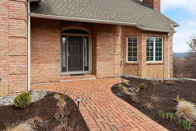 7603 Windsbury Circle, Pompey, NY 13104