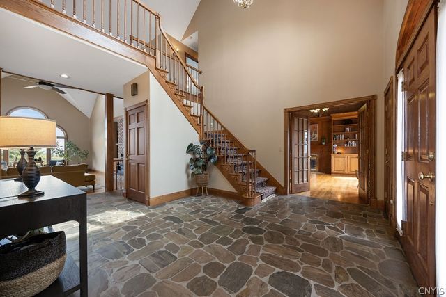 7603 Windsbury Circle, Pompey, NY 13104