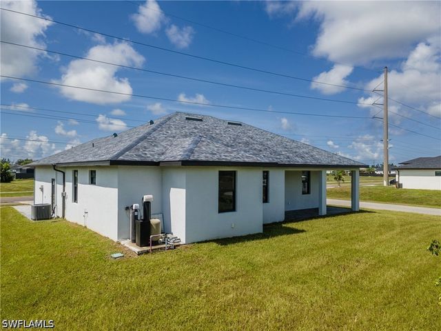 1817 Kismet PKWY W, Cape Coral, FL 33993