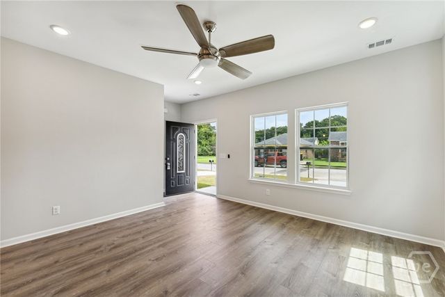 609 Magazine Avenue, Savannah, GA 31412