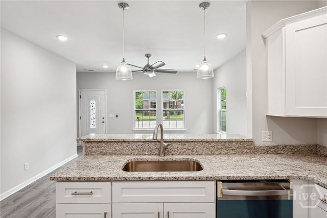 609 Magazine Avenue, Savannah, GA 31412