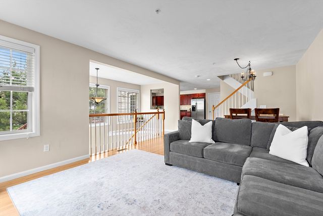 4 Paul Revere Path 4, Hopkinton, MA 01748