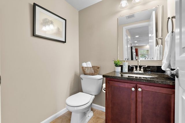 4 Paul Revere Path 4, Hopkinton, MA 01748