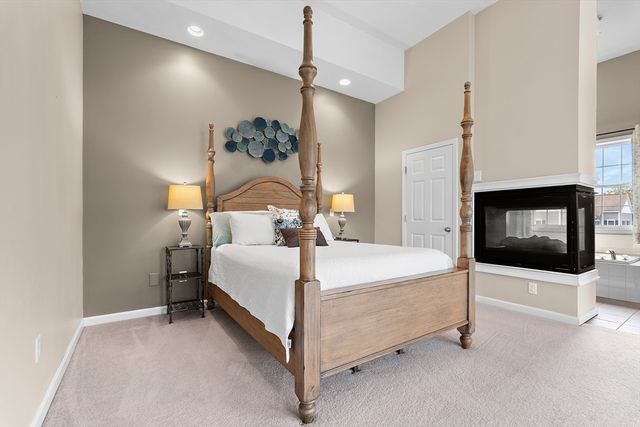 4 Paul Revere Path 4, Hopkinton, MA 01748