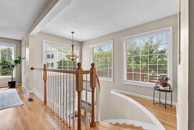 4 Paul Revere Path 4, Hopkinton, MA 01748