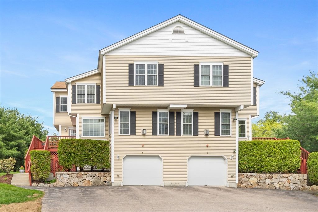 4 Paul Revere Path 4, Hopkinton, MA 01748