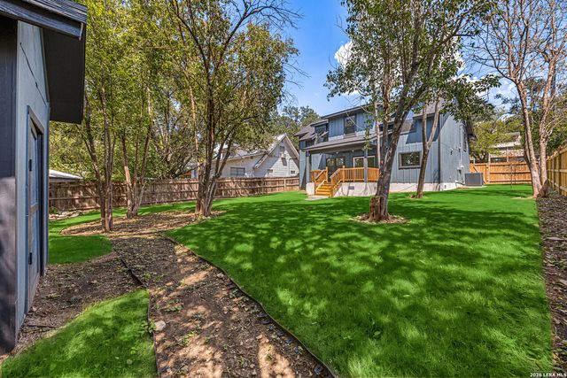 327 RAINBOW DR, San Antonio, TX 78209