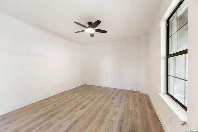 327 RAINBOW DR, San Antonio, TX 78209
