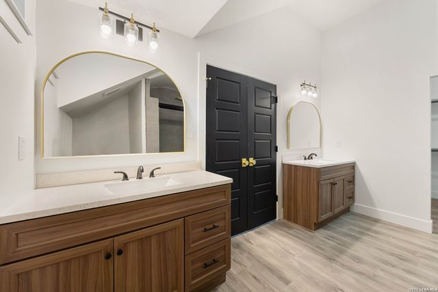 327 RAINBOW DR, San Antonio, TX 78209