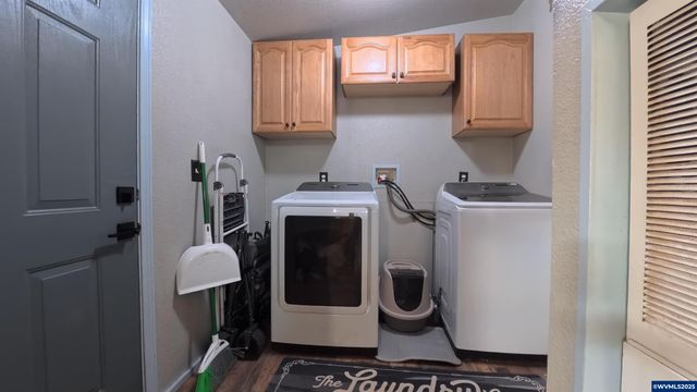 34125 E Lacomb Rd, Lebanon, OR 97355