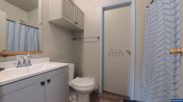 34125 E Lacomb Rd, Lebanon, OR 97355