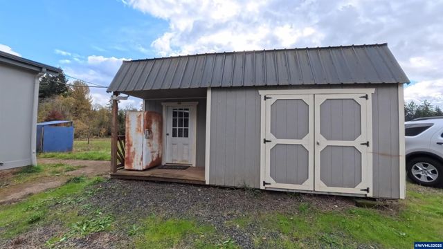 34125 E Lacomb Rd, Lebanon, OR 97355