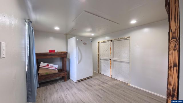 34125 E Lacomb Rd, Lebanon, OR 97355