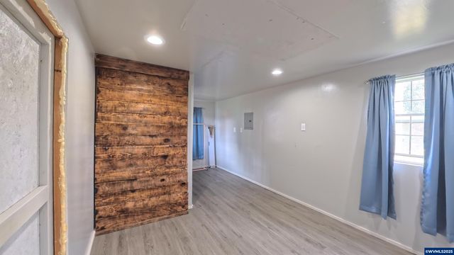 34125 E Lacomb Rd, Lebanon, OR 97355